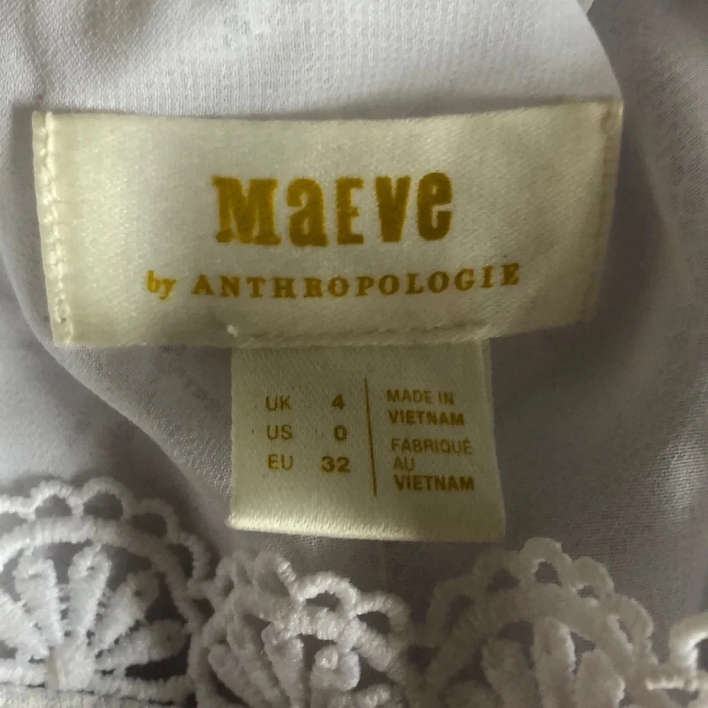 💛 0 💛 NWT Anthro Top Blouse Sleeveless Pineapple Lace Buttons Cute Fun​ - Picture 3 of 8
